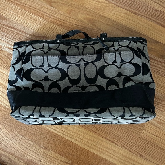 Coach Tote Bag - Picture 2 of 4